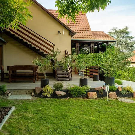 Anno Сasa de vacaciones Balatonföldvár